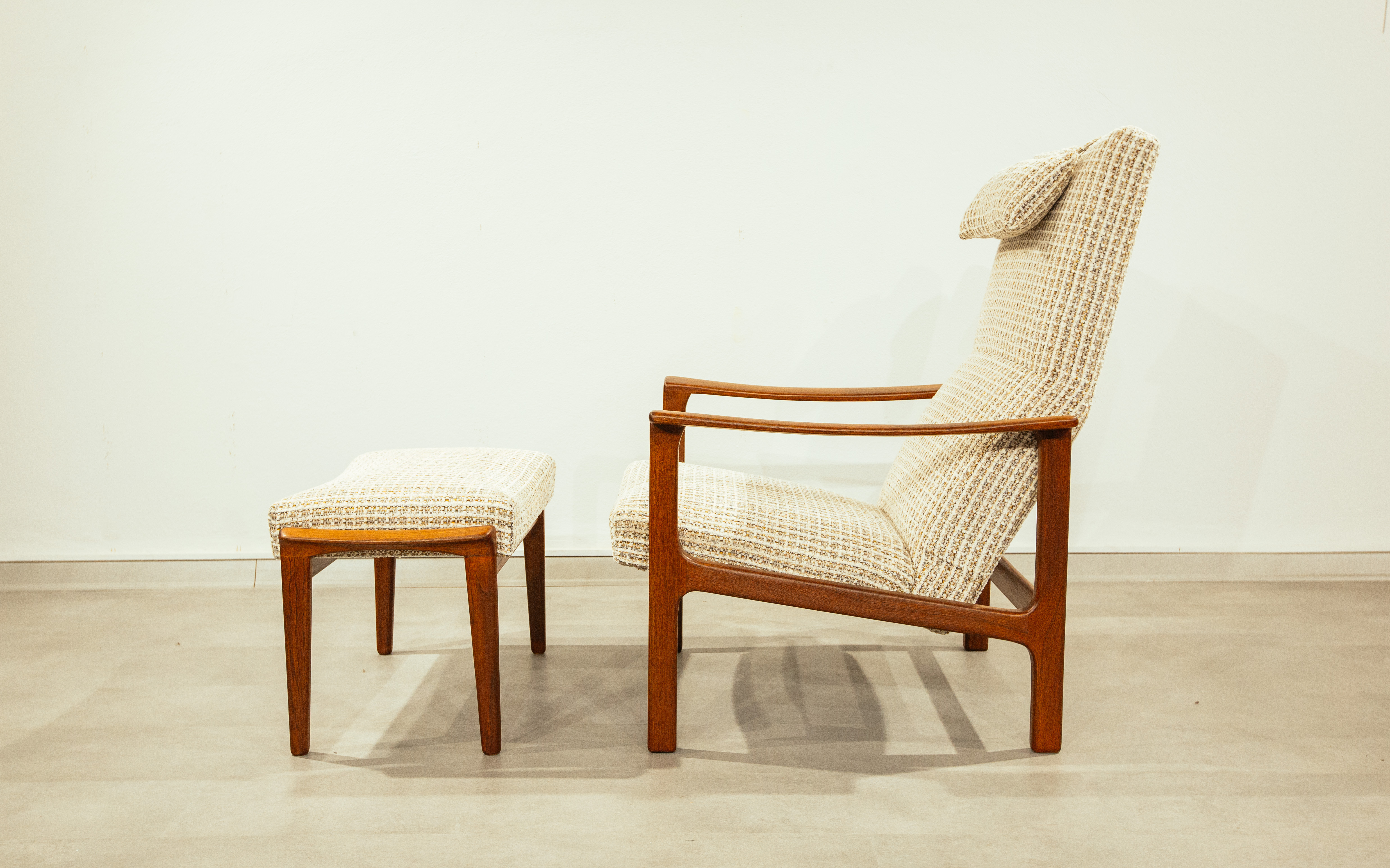 Bröderna Andrersson Chairs with Ottoman 